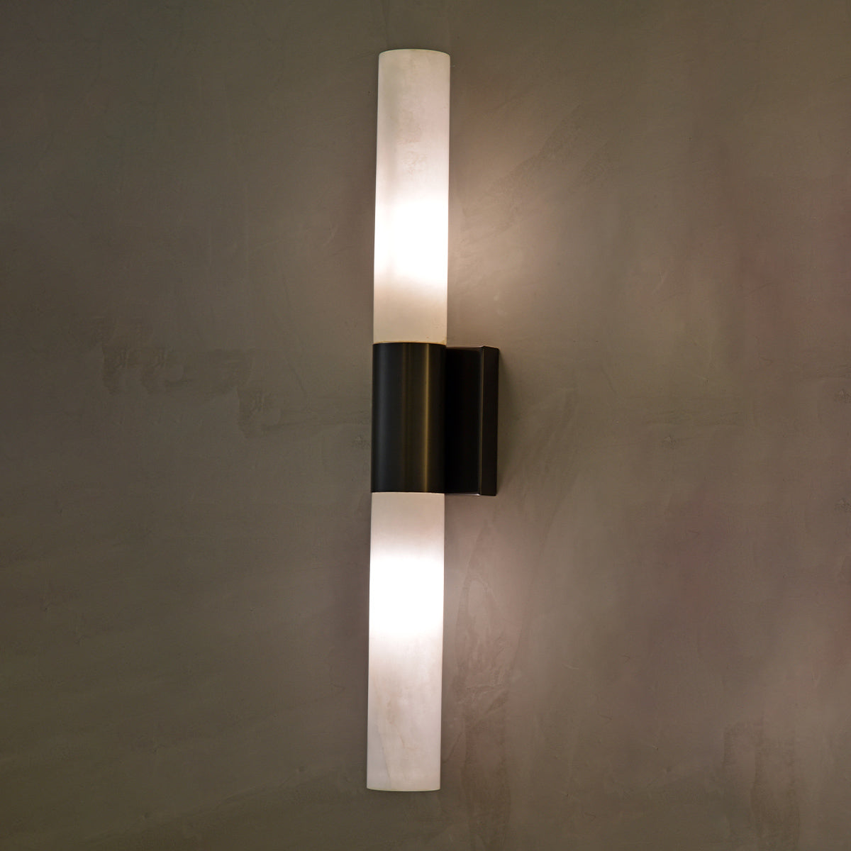 Simple wall lamp